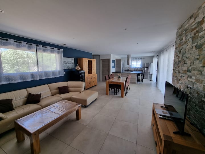 Villa Aurélia - Piscine
10 Pers-10 Mn Des Plages - Béziers