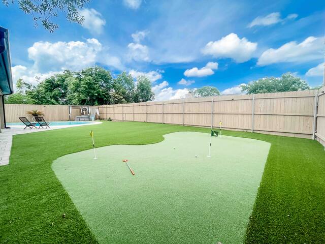 Hacienda del Soul: Private Oasis w/ putting green gallery image 3