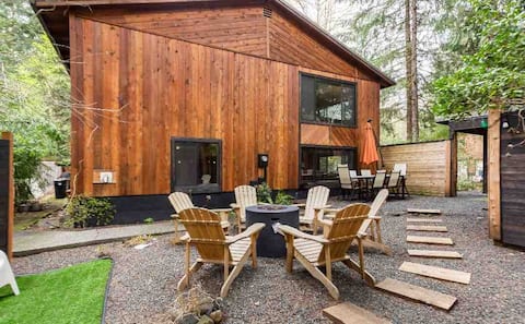 Zen Mountain Cabin - Hot Tub, Fireplace & Game Rm!