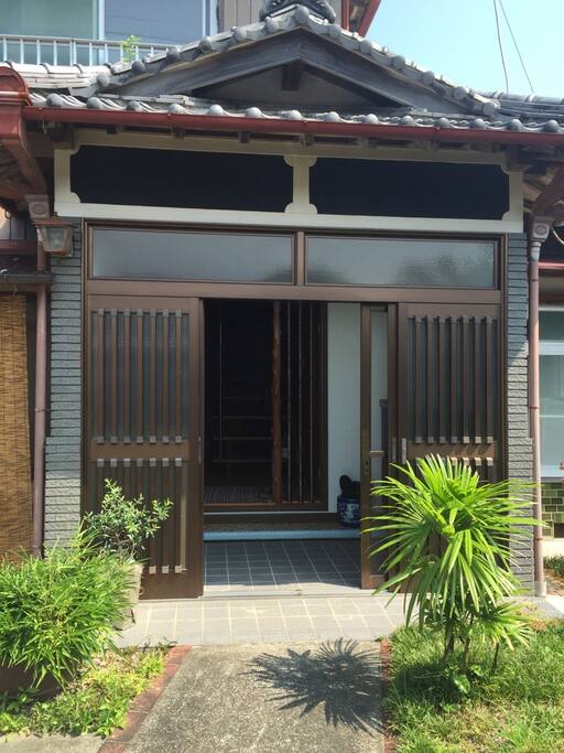 Entrance 玄関