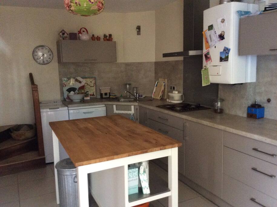 Une petite cuisine bien équipée