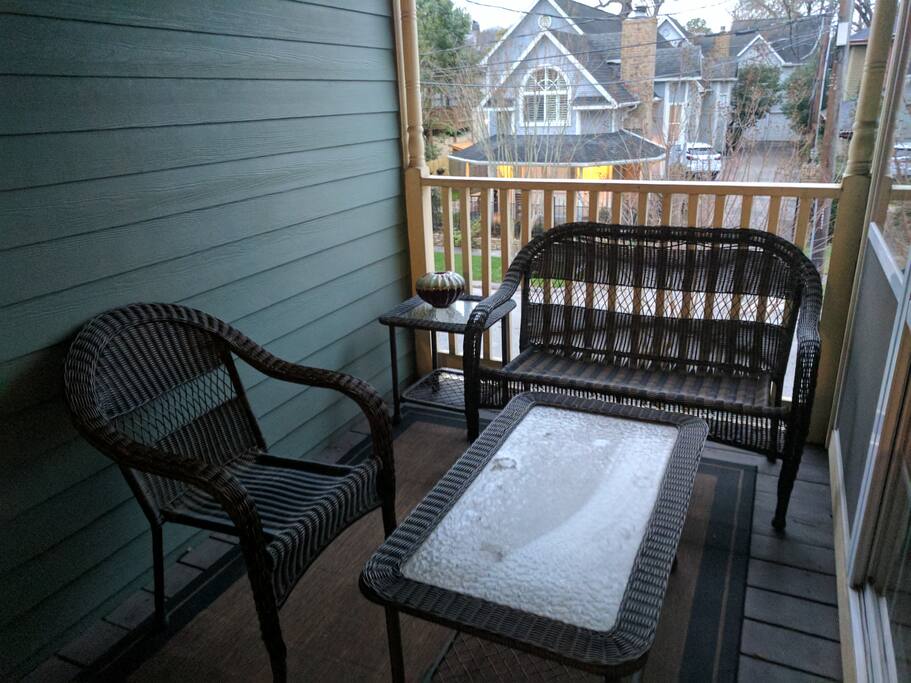Comfortable 2nd story patio