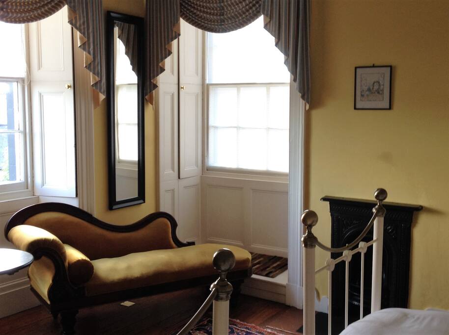 Dual aspect twin bedroom