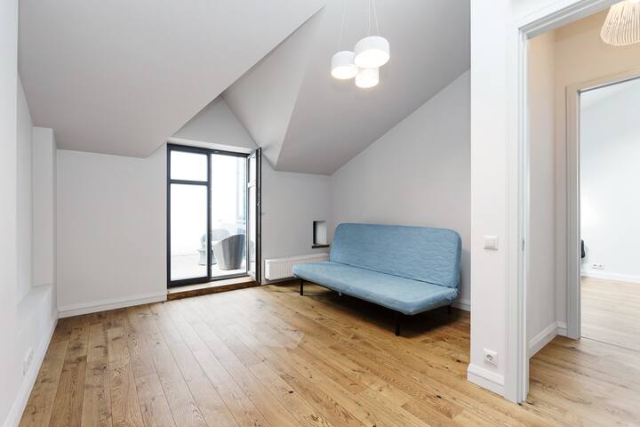 Druga spavaća soba i izlaz na balkon/terasu