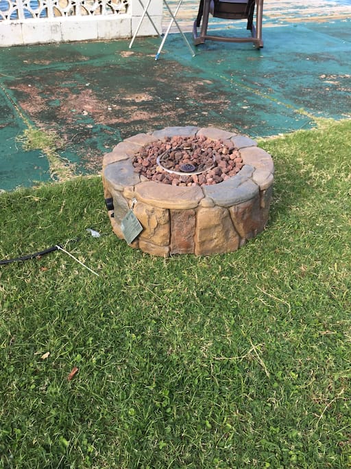 Gas firepit