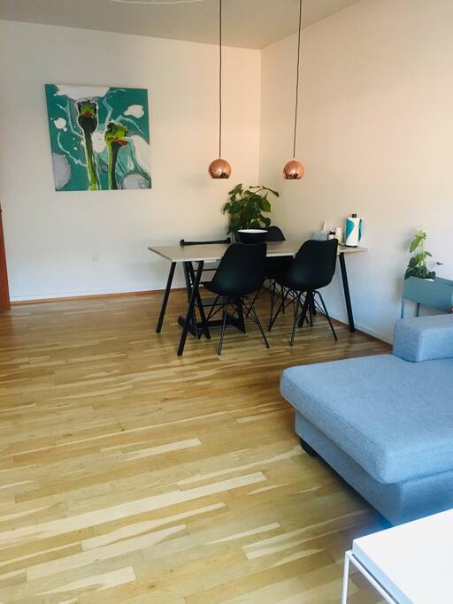 Spisebord i stuen