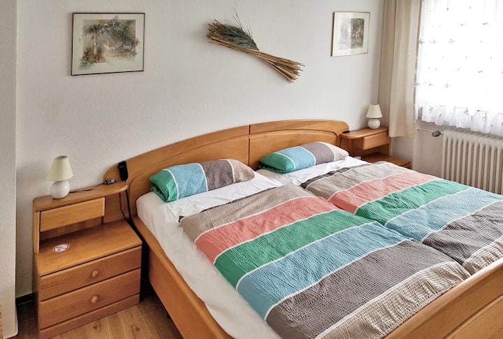 Спалня 2 - с електрическа наклонена основа