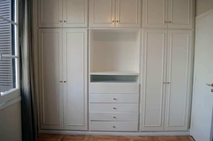 Bedroom #1: placards / Dormitorio #1: cupboard. 