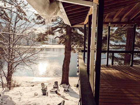 Beautiful Adirondack Region Lakefront Cottage