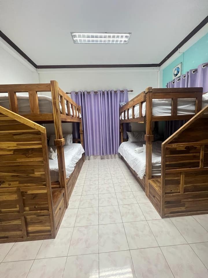ห้องในหอพักสำหรับ 4 ท่าน