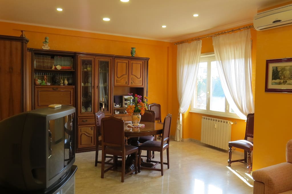 Camera Arancio - Salone