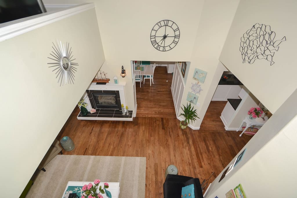 Huge vaulted ceilings in the living room