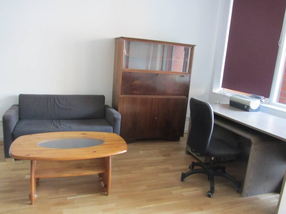 Geräumiges Wohnzimmer