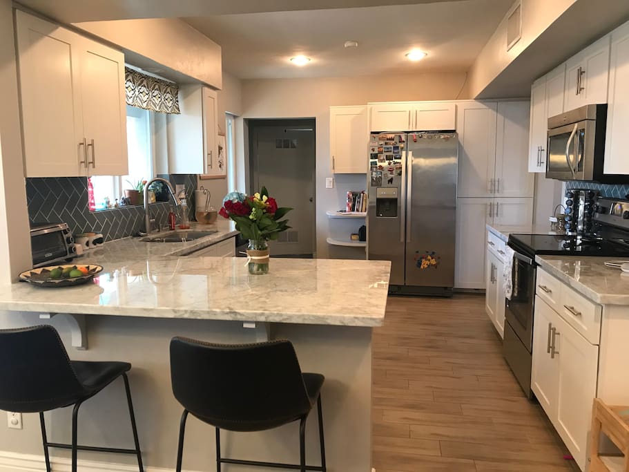 Fully stocked kitchen with everything you need to cook a meal! (Even spices!)