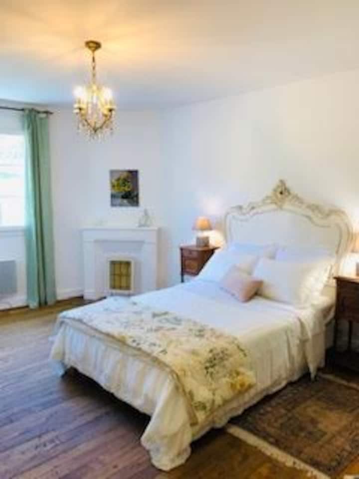 Chumba kikubwa cha kulala