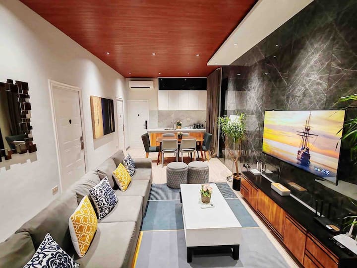 NEW 4BR w/Pool,Jacuzzi & Soundproof Bar in Manila