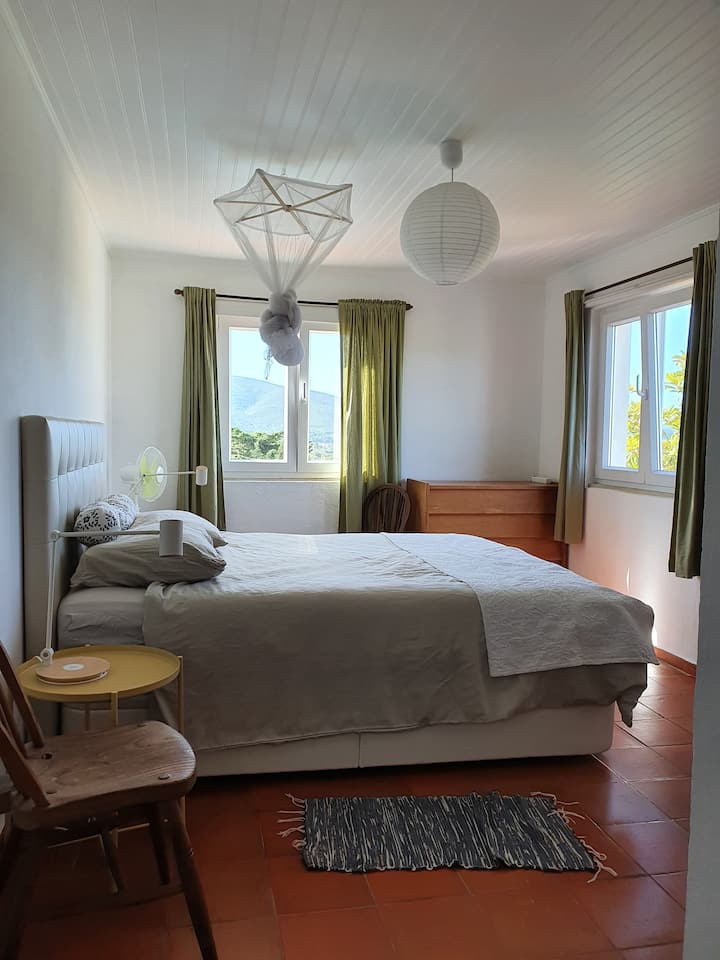 غرفة نوم 1 حمام داخلي (الطابق الأول)