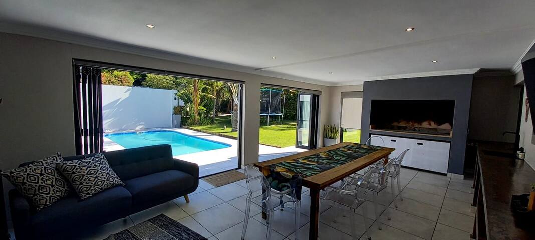 Family Home – 4 Bedrooms, Large Garden + Pool gallery image 5