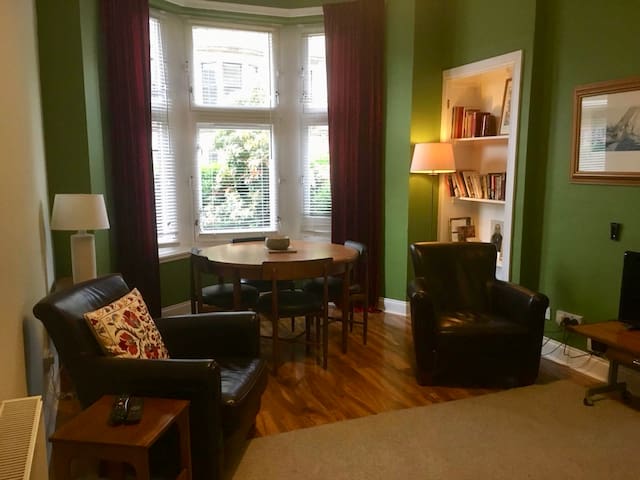 Entire apartment  in Partick, West End