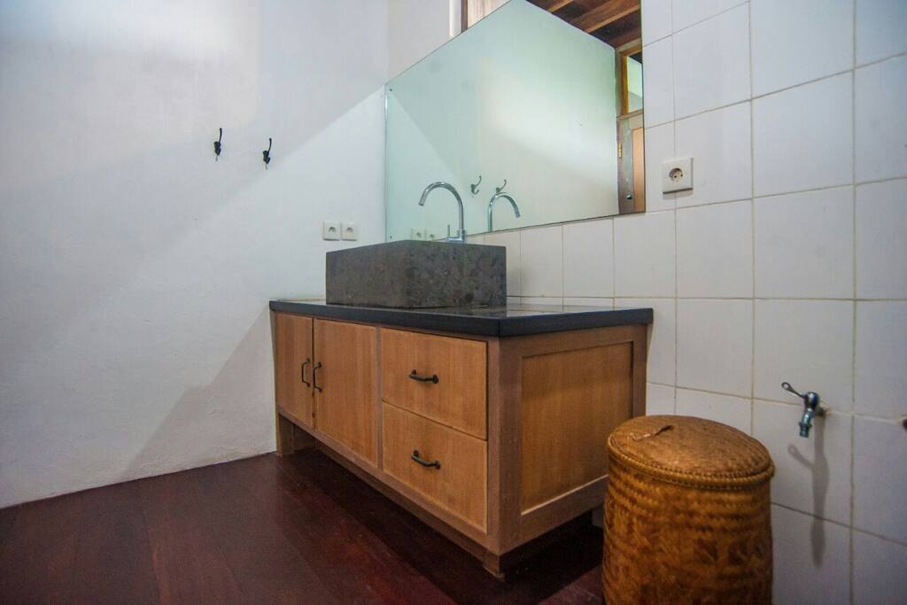 Bathroom in 1st floor