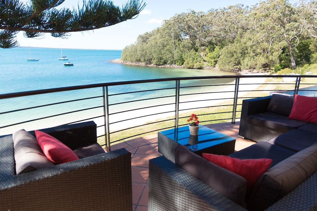 Beachfront retreat at Wanda Beach with direct beach access and breathtaking views