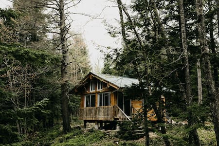 "River" cabin (year round)
