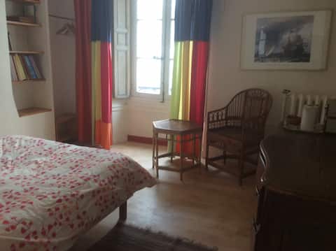Successful Airbnb property: Large, completely independent room in Yvelines