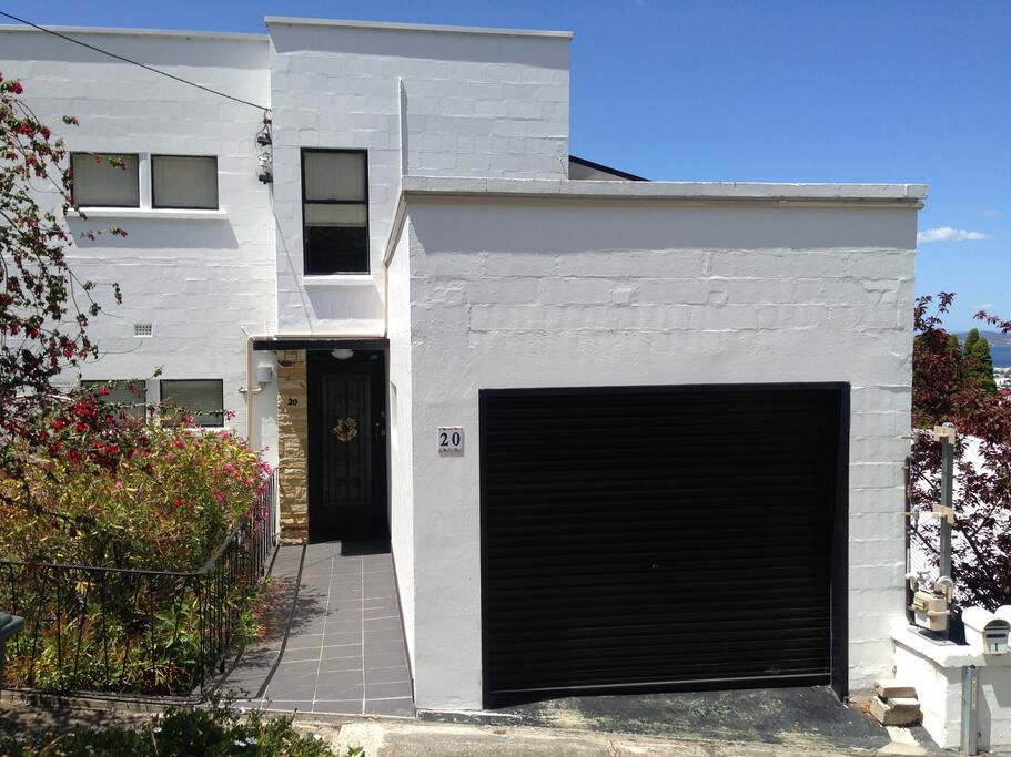 The cosy bedsit - front of building