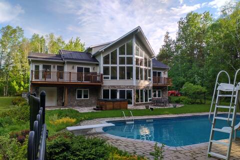Dream Home Oasis; 7 bedroom, Hot Tub Swimming Pool