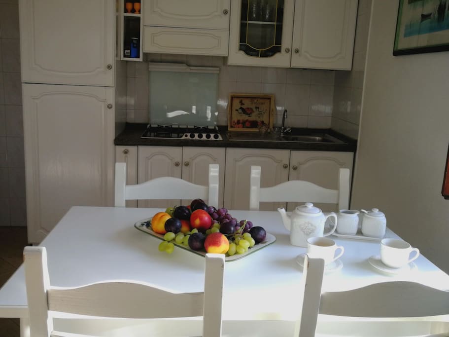 Soggiorno :cucina e pranzo.