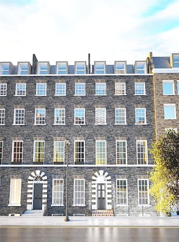 7 room flat (C) Mayfair / Green Park