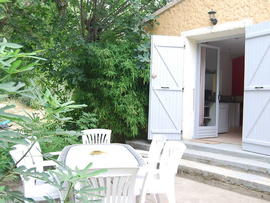 Terrasse du gîte dentelles