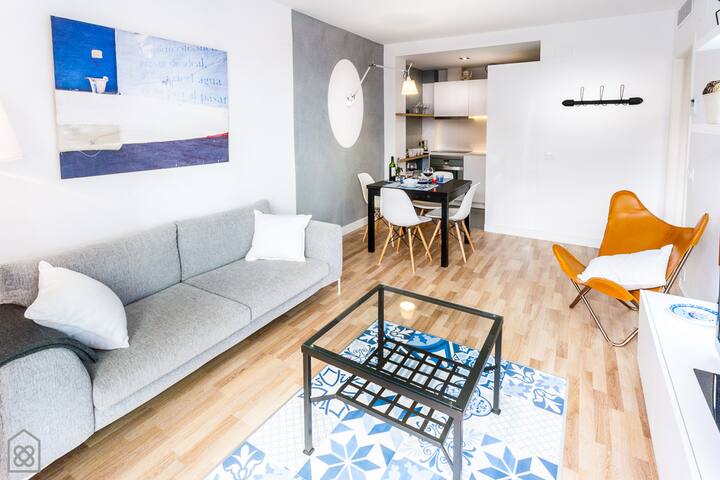 Family Gaudí Terrace gallery image 4