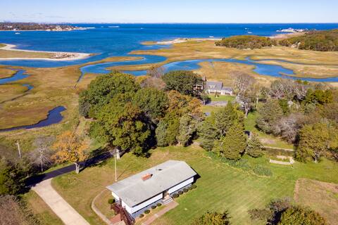 Stella Maris, 6 bedroom coastal home, water views
