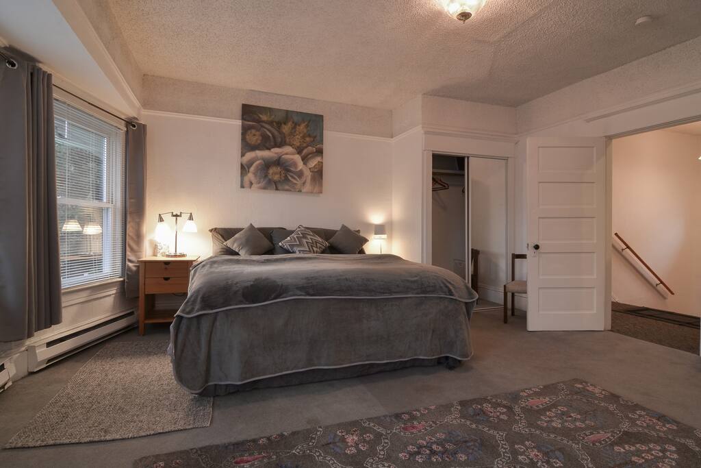 King Bedroom #1, another angle