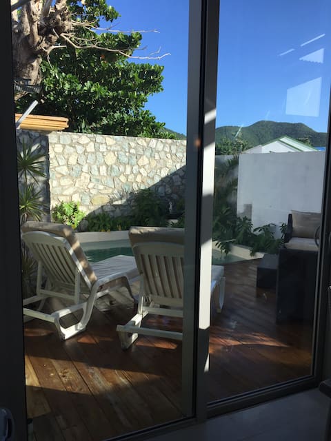 La Almendrita - private garden apartment and pool