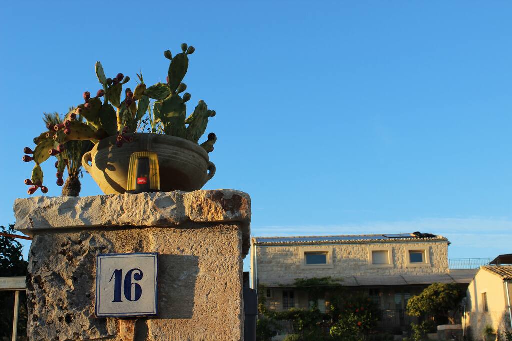ENTRATA DAL CANCELLO