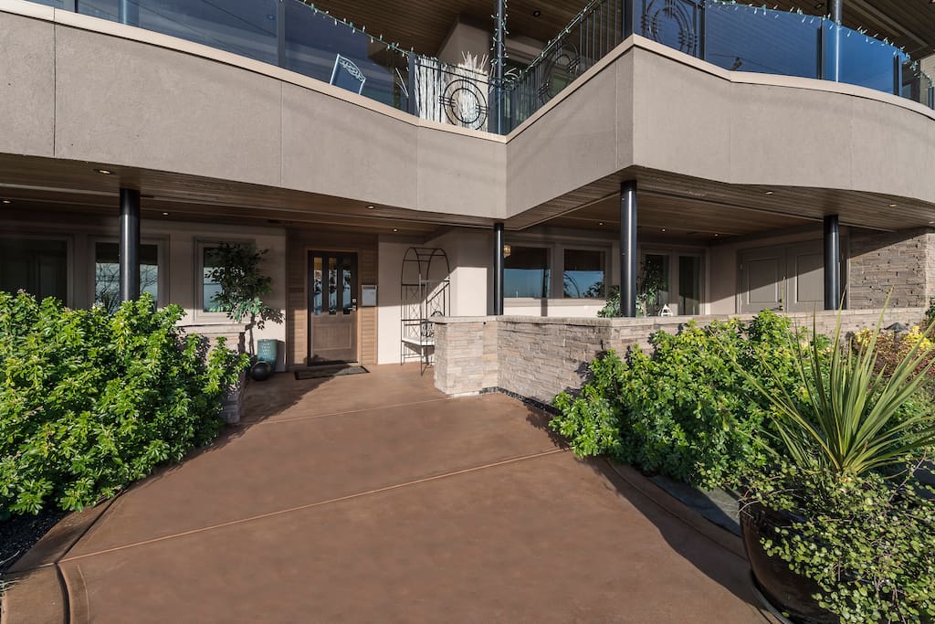 Entry to suite
