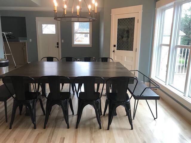 Gathered Oaks managed Airbnb listing 1