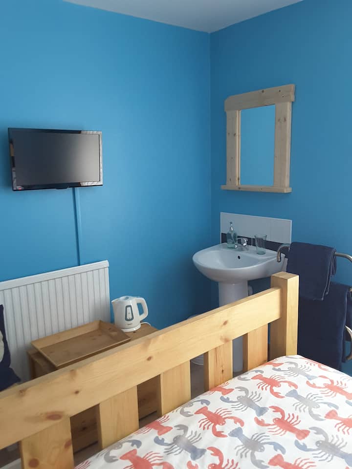 Double room with dedicated bathroom