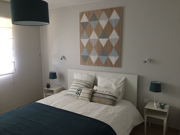 Dhoma e gjumit me një krevat 160 x 200