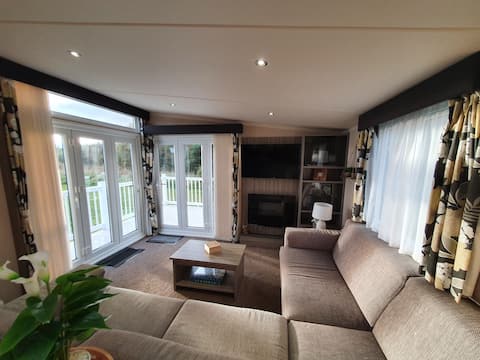 Top performing Airbnb: Roxy's Retreat ~ Dog Friendly Isle of Skye Seaview in Bracadale