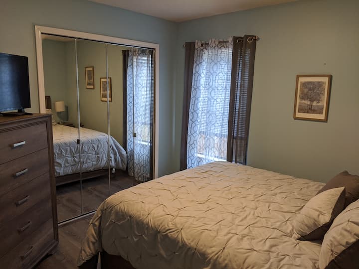 2号卧室-标准双人床