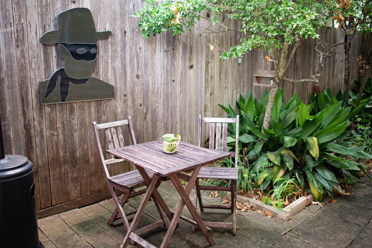 Backyard  Bird House | Tiny but Mighty