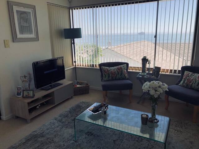 Blouberg seaside gem 1 street away from the beach gallery image 2