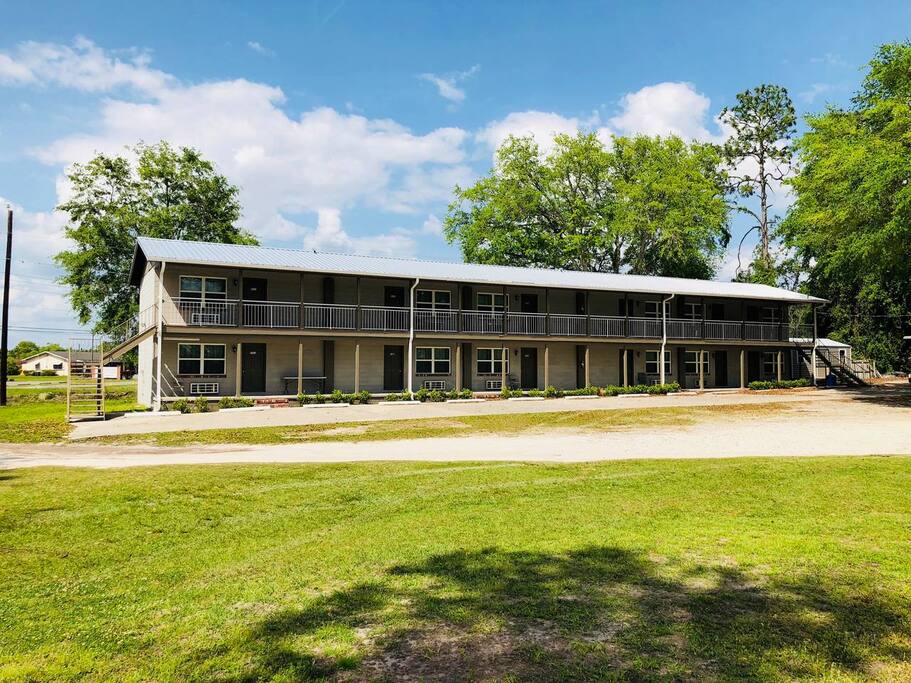 12 Efficiency Rooms