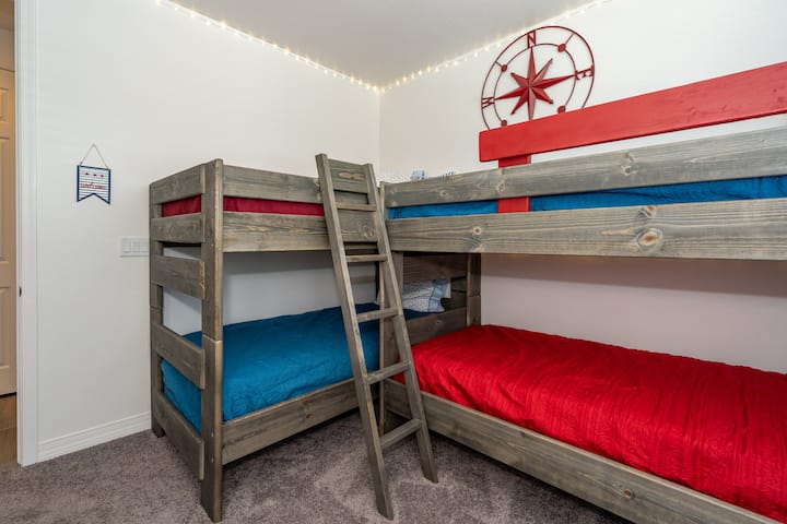 Habitación con literas, capacidad para 4 personas.