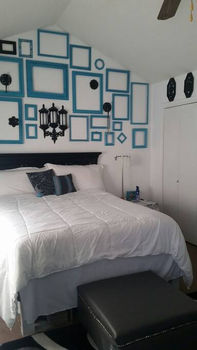 This room has a Queen size bed. View of the front of the house.