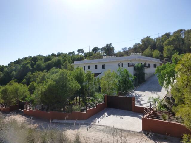 LA SIERRA RESIDENCE