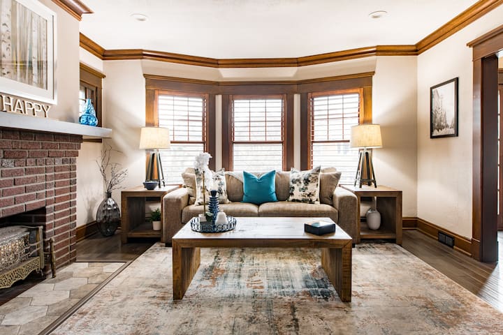 Charming Apartment with Period Details in a Hip Neighborhood